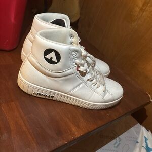 airwalkk mid top shoess